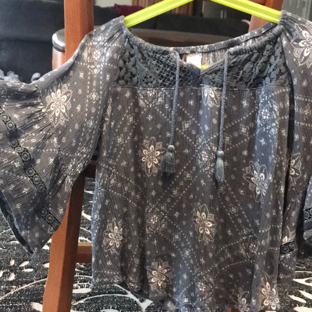 Girls flowing 3/4 sleeve shirt